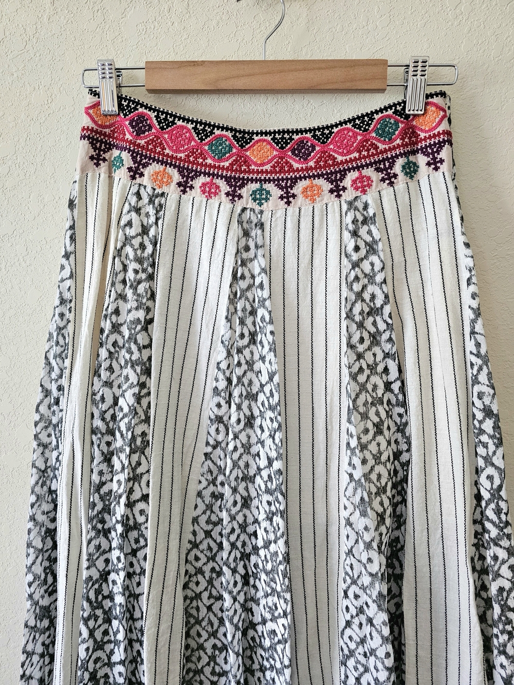 Boho Maxi Skirt with Embroidered Pink Waistband - White & Black Pattern - Picture 2 of 16